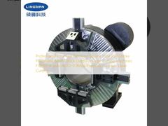 Mandrin principal pneumatique professionnel à quatre mors de précision à trou carré à course complète utilisé pour les machines de découpe laser F130DF 4 mors à une pression de 0,2 à 0,9 MPa pour la découpe laser fibre